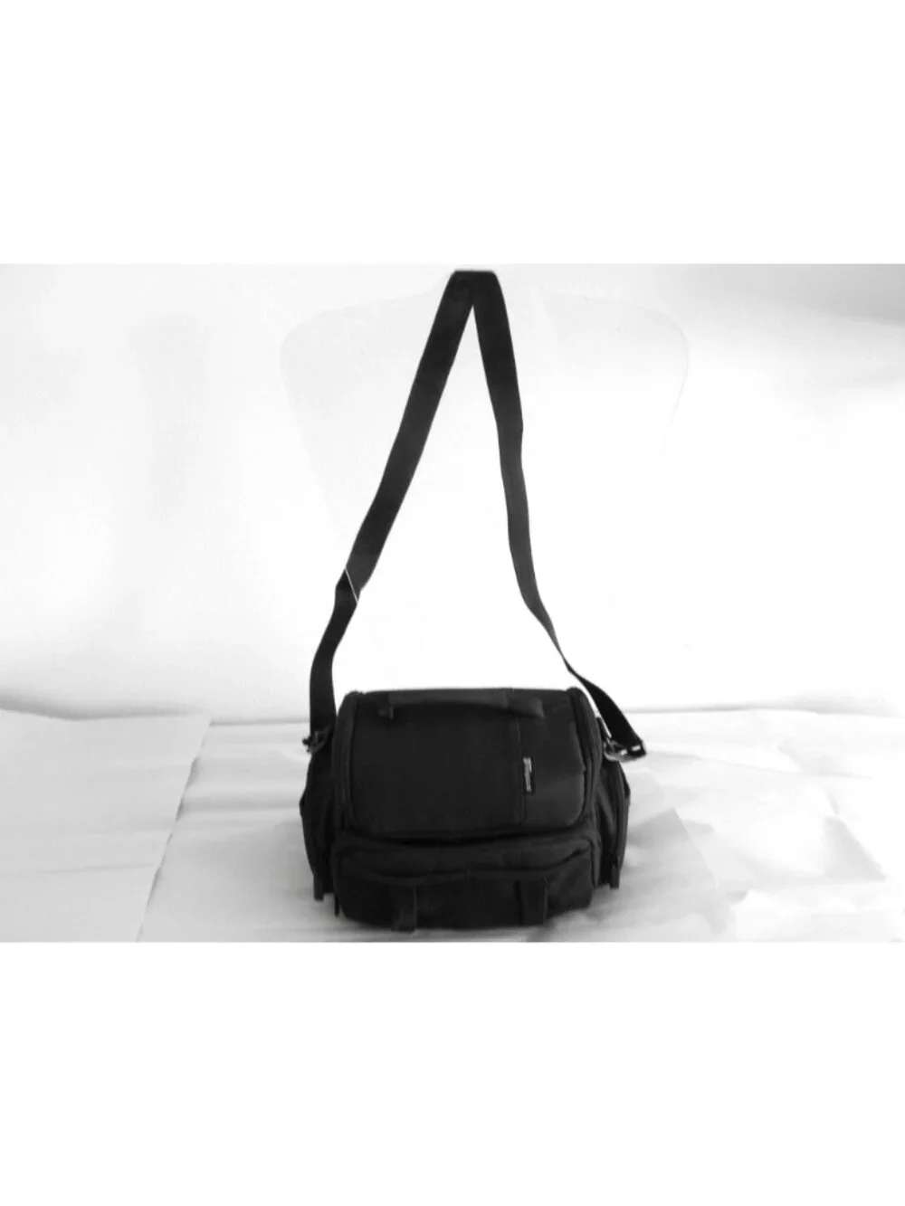 Targus Black Camera Bag with Adjustable Detachable Strap Multiple Compartments